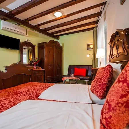 Apartman Antique Oscar Iii *
