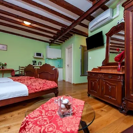 Apartmán Antique Oscar Iii *