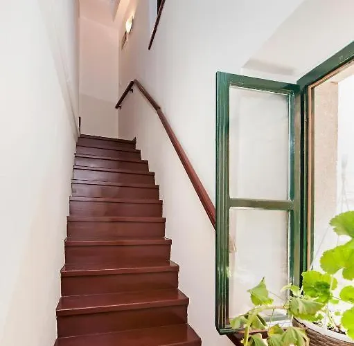 Antique Oscar Iii Apartman *