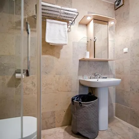 Antique Oscar Iii * Rovinj