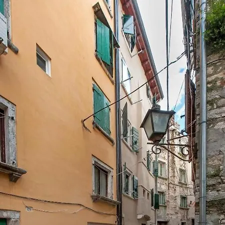 Antique Oscar Iii Apartment Rovinj